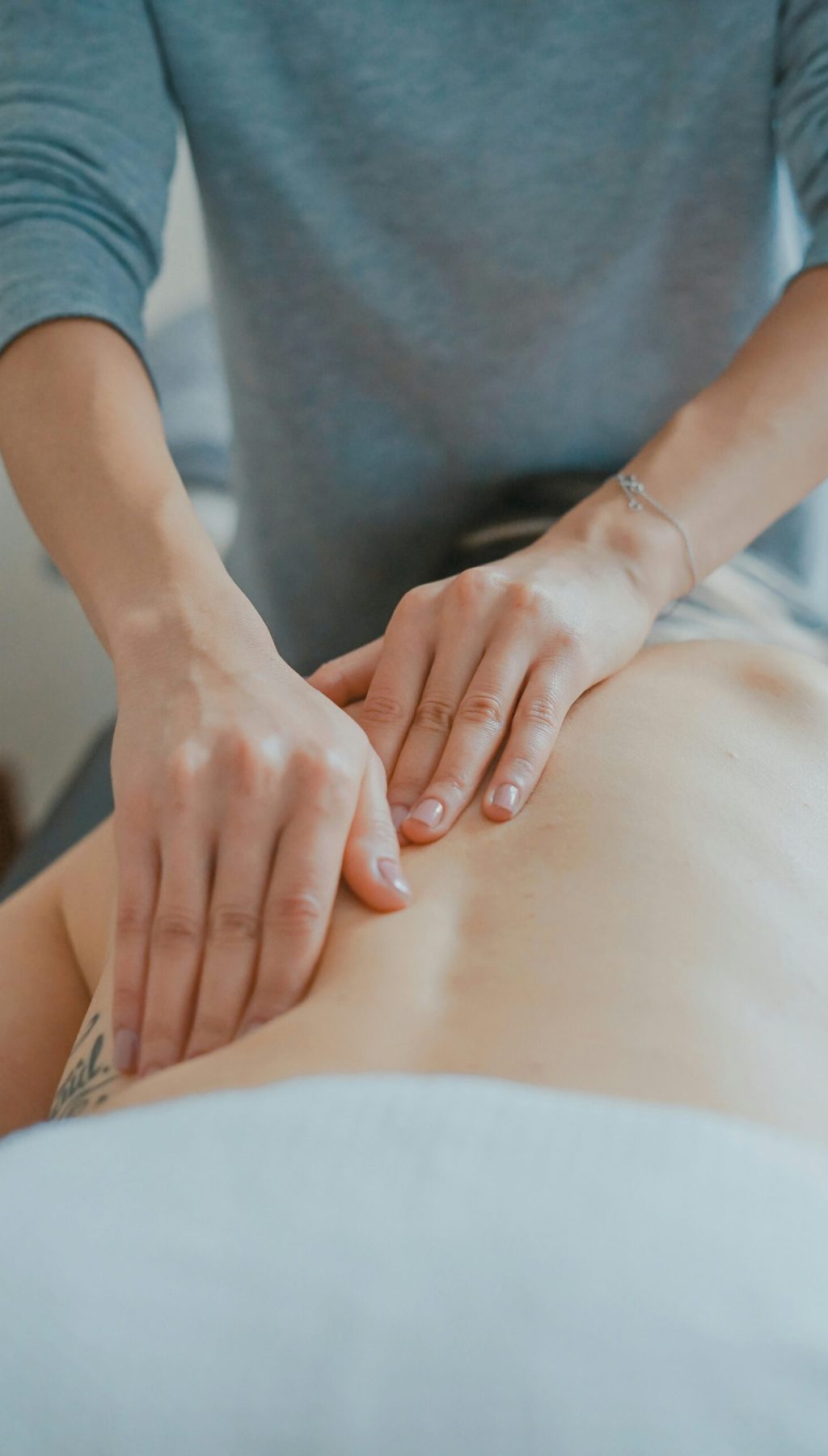 toa-heftiba-a9pFSC8dTlo-unsplash Thai massage